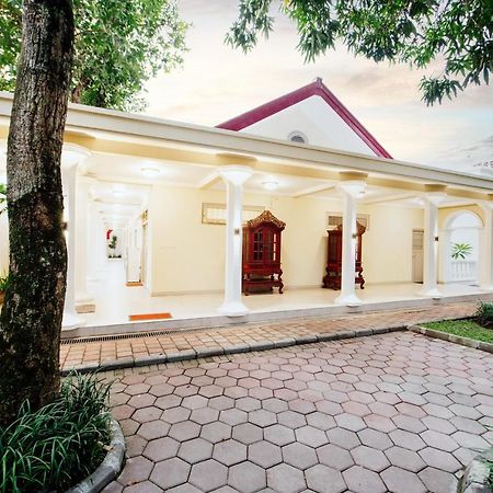 Tirtodipuran Hotel By Natts Hospitality Indonesia 요그야카르타 외부 사진