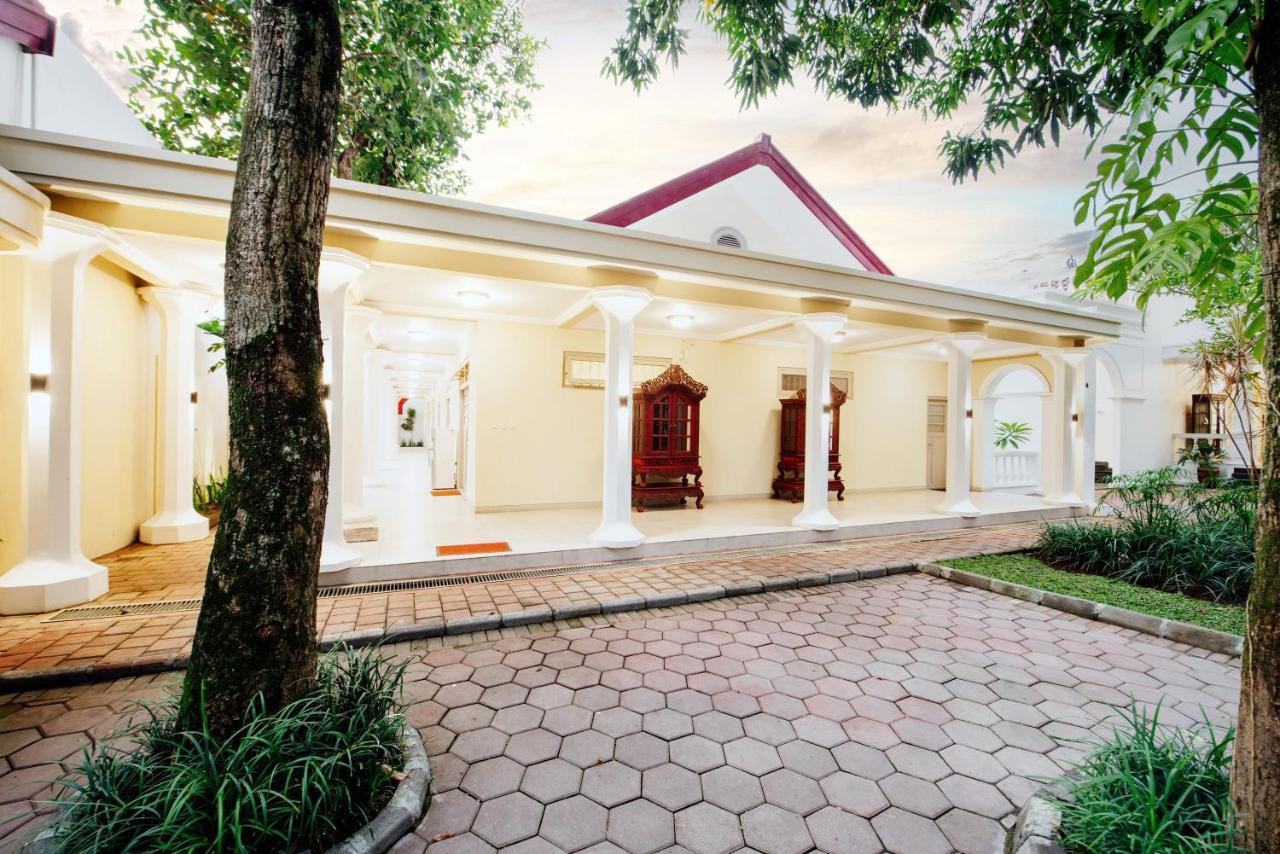 Tirtodipuran Hotel By Natts Hospitality Indonesia 요그야카르타 외부 사진